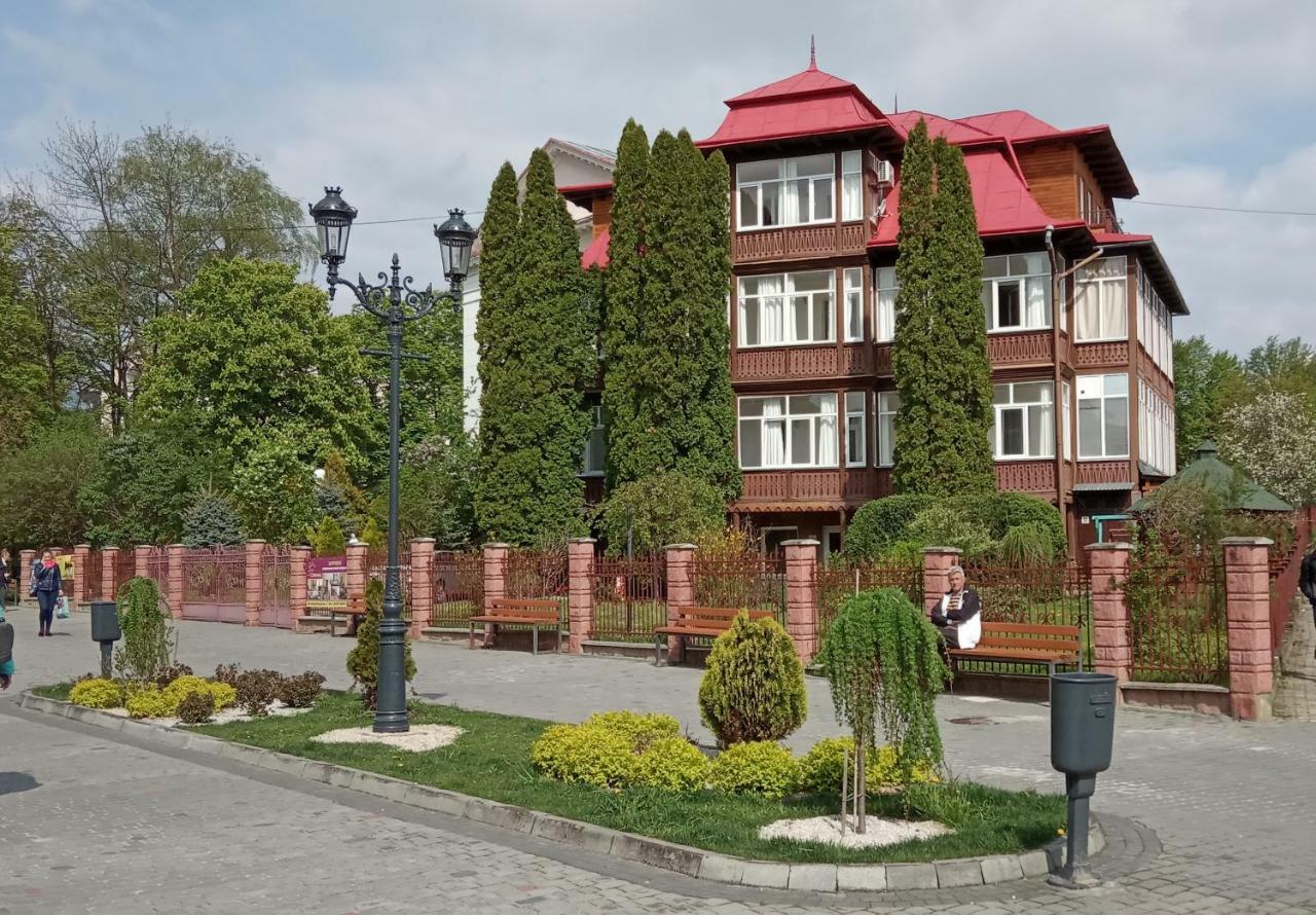 Hotel Сонячна Truskavec' Esterno foto